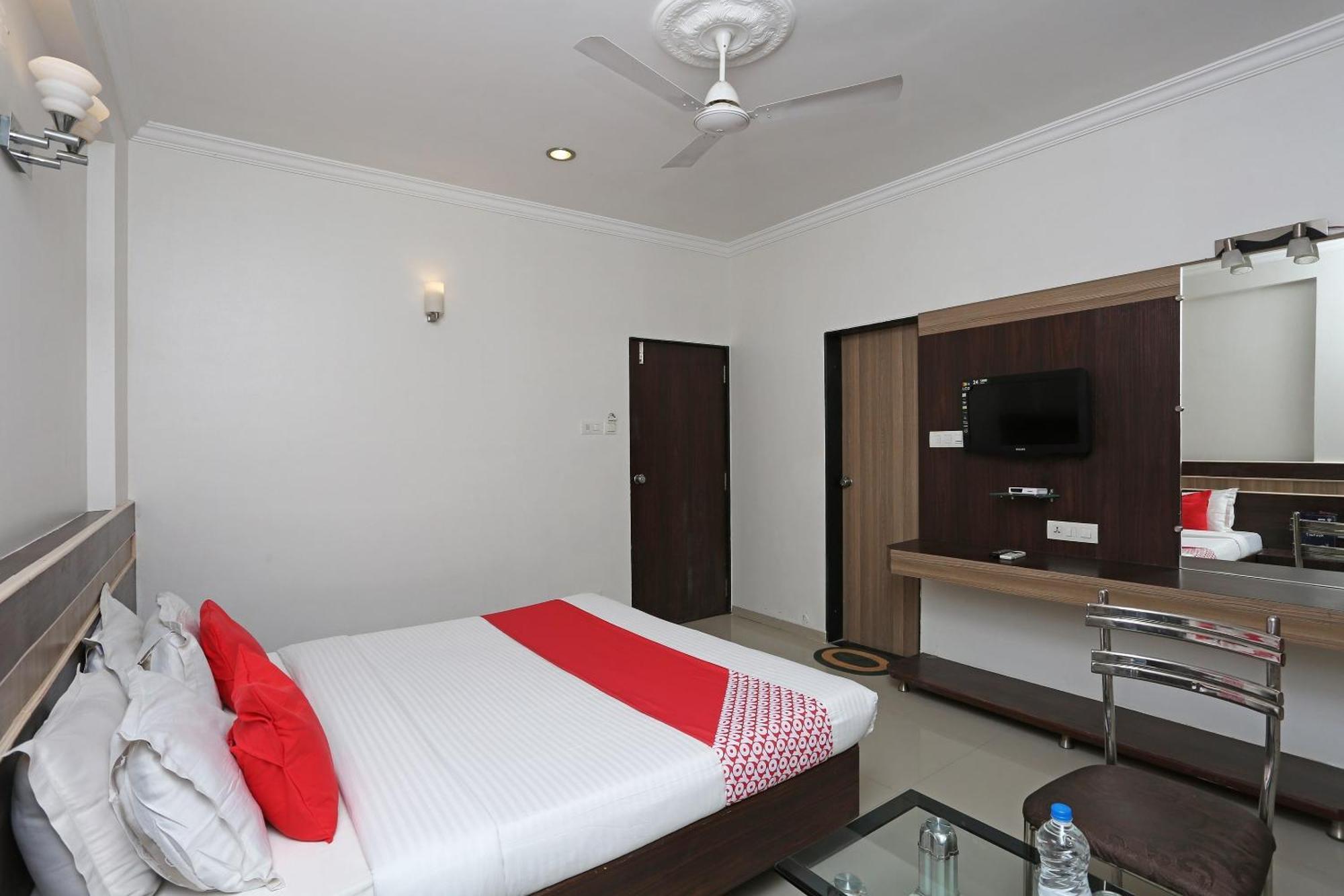 SPOT ON 10418 Hotel Sai Pancham Shirdi Exterior foto