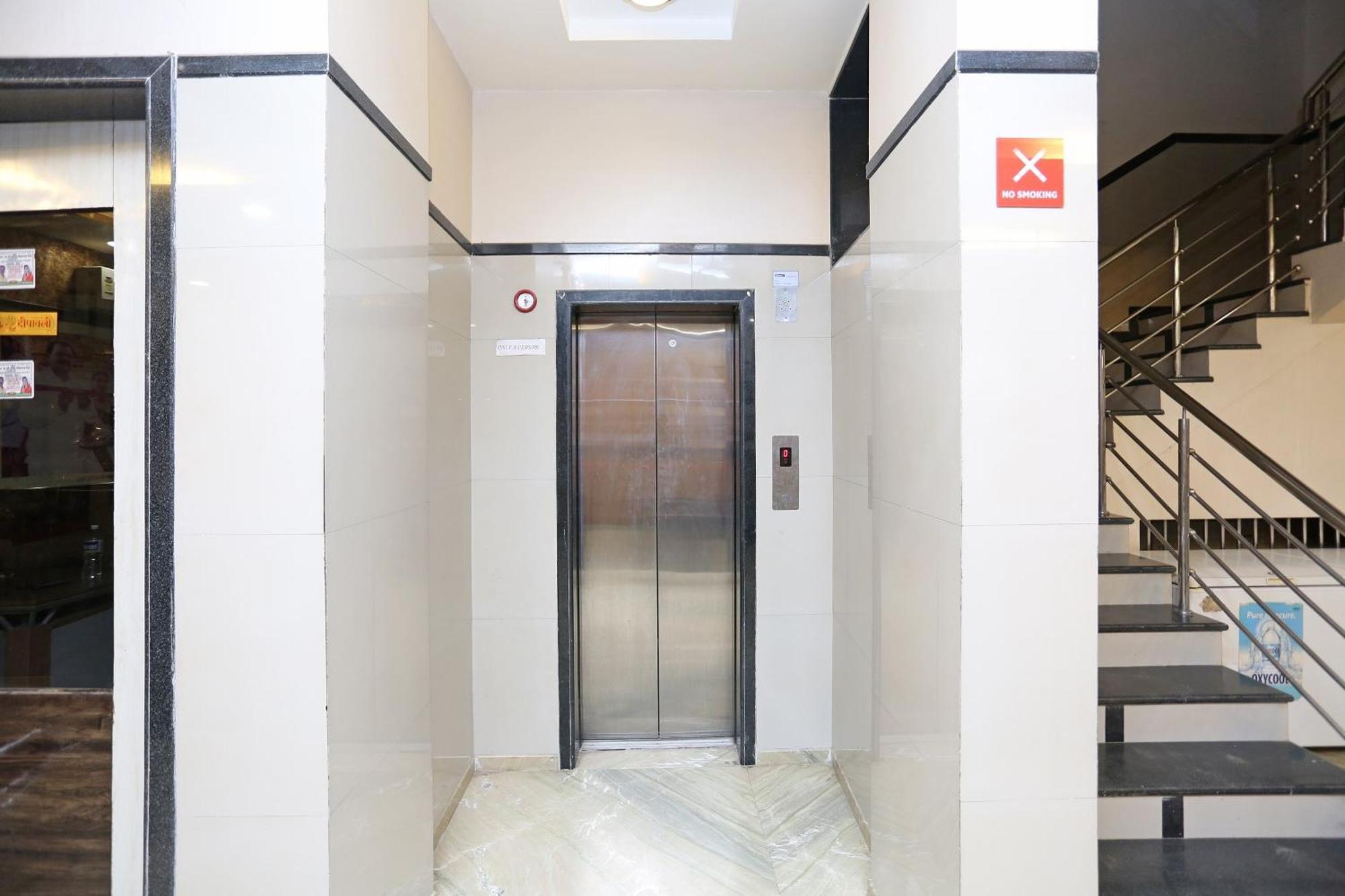 SPOT ON 10418 Hotel Sai Pancham Shirdi Exterior foto